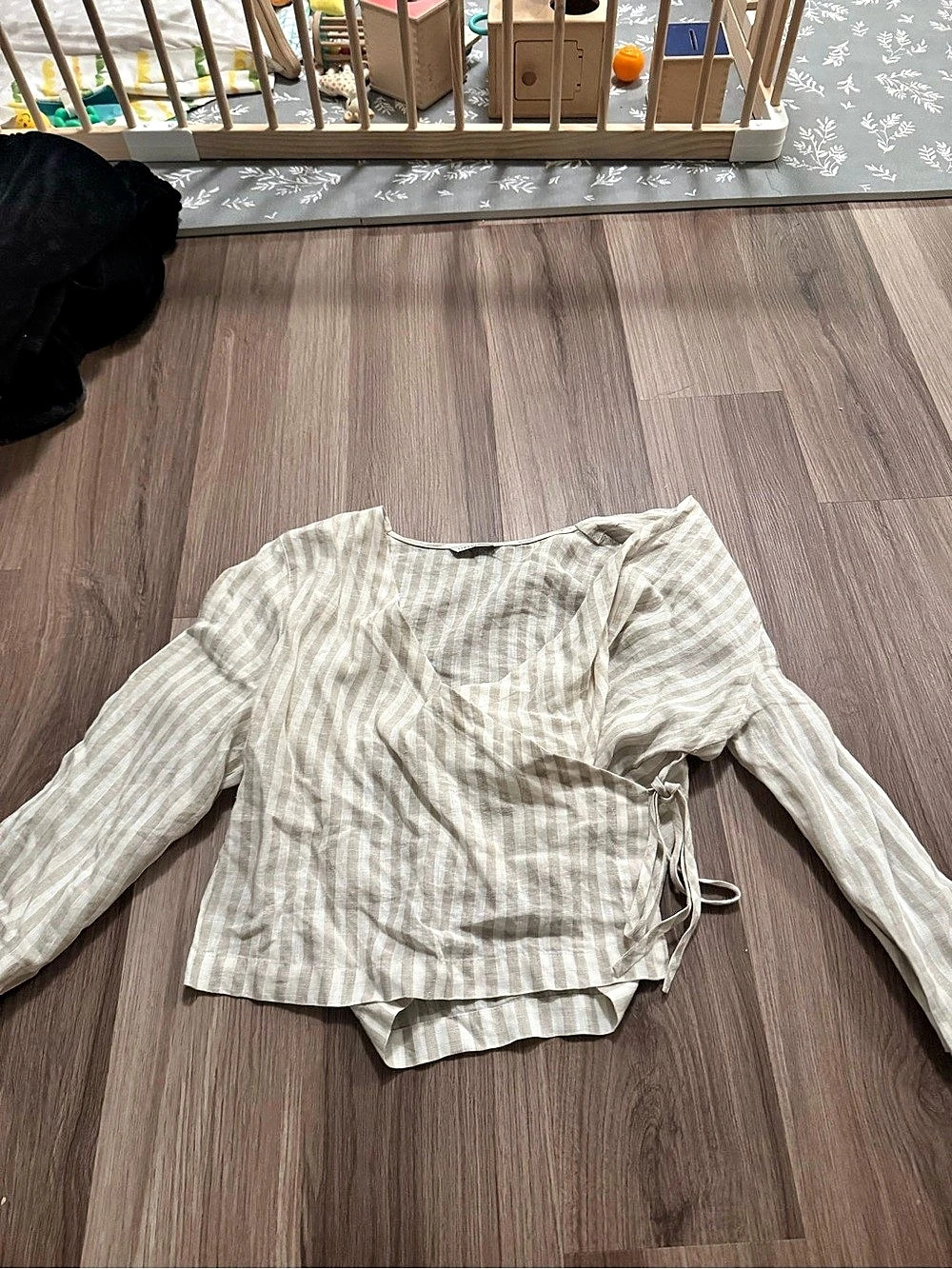 LinenFox Striped Wrap Blouse White & Gray Size Small/Medium